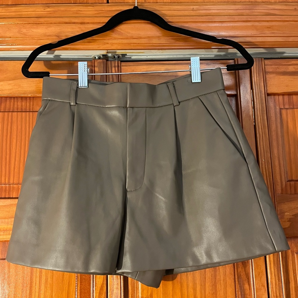 Zara Taupe Women's Shorts